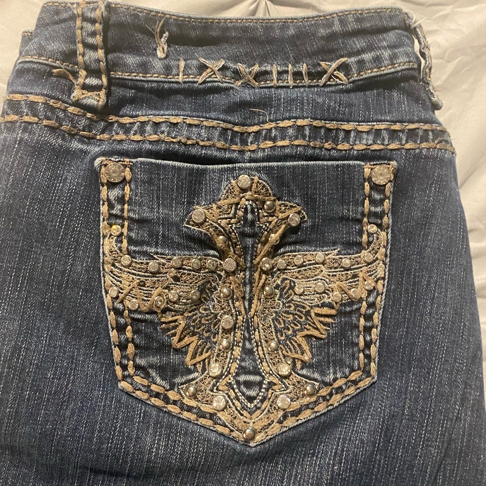 LA Idol distressed jeans with embellished back pockets - Picture 8 of 8